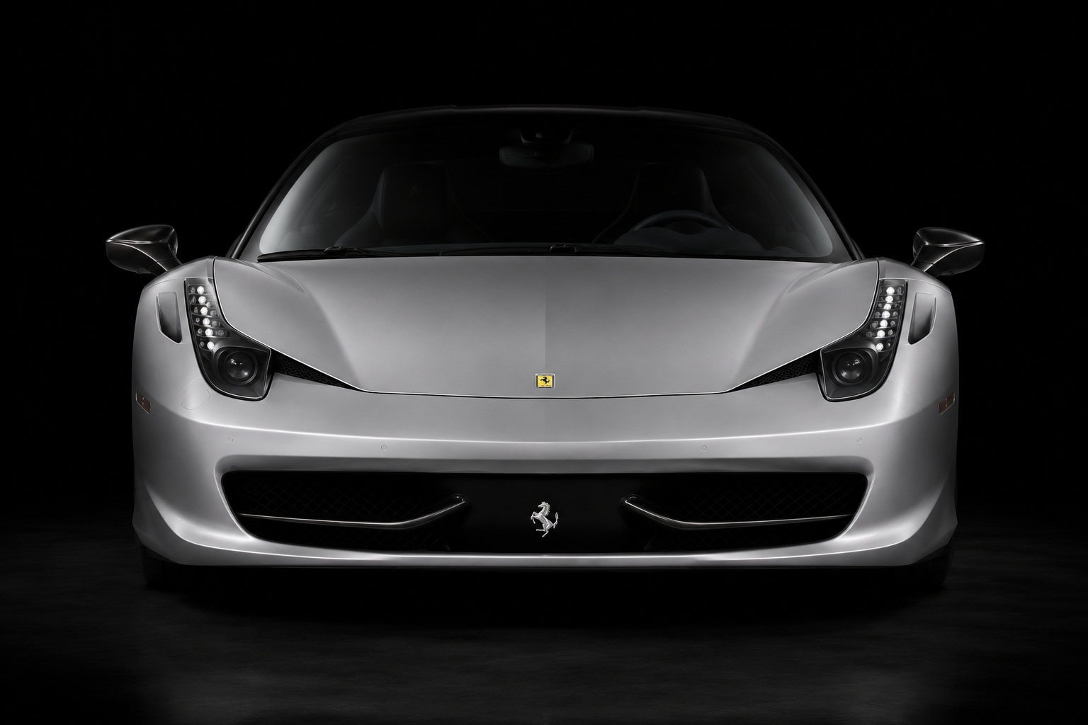 2012 Ferrari 458 Italia in Argento Nürburgring
